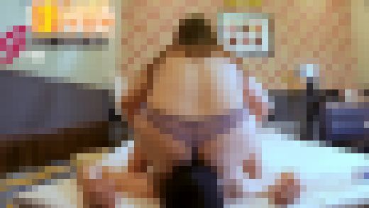 Ｍ男イジメで爆笑！かなで巨尻顔面騎乗Ｍ男くすぐり顔踏みマッサージ　サンプル画像3