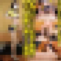 爆笑ドS痴女みいなが汗っかき足裏＆股間押し付ける！顔踏み顔面騎乗 サンプル画像