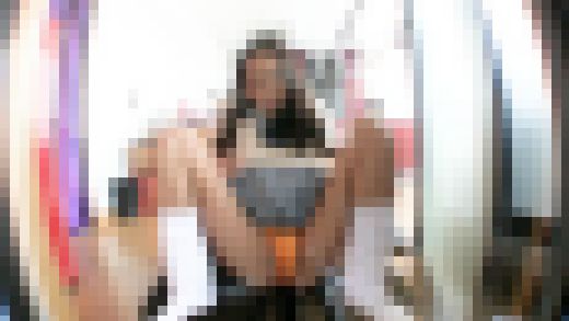 美人黒ギャルちゃんのアクリル板から見せるTバック！パンチラ★エロバイト　サンプル画像3