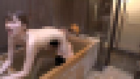 【露天風呂】不倫妻と露天風呂で濃厚セックス サンプル画像2