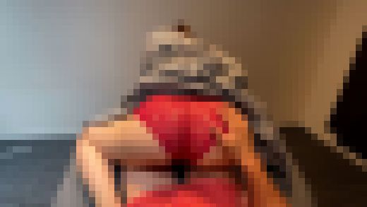 【主観献身手コキ】成績の為に拒否できず従順化する介護研修生　過度なカスハラ要求に笑顔が消えていき…　サンプル画像2