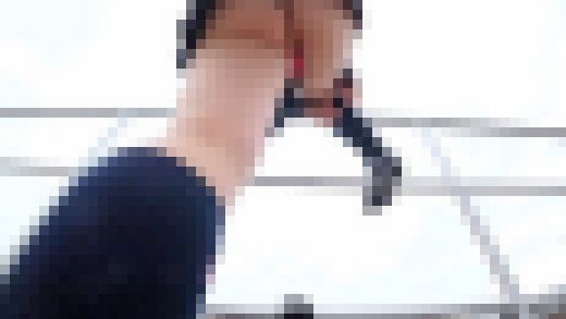 ニットカーデ×ミニスカ堅実女子ちゃんの屋上ストレッチパンチラ　サンプル画像2