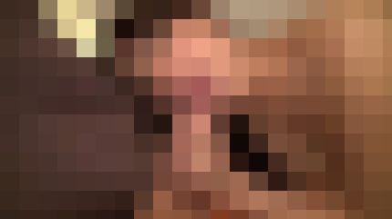 美乳の19歳フリーターが若い体を奥まで突かれてアソコをビショ濡れにして喘ぐ サンプル画像1