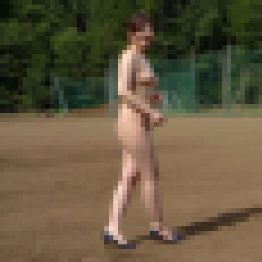 ◆素人投稿動画 フルハイビジョン(FHD)高画質 『中盤40分』 平気で野球場で全裸になっちゃう露出好きの美形の巨乳デパガさんは　サンプル画像1