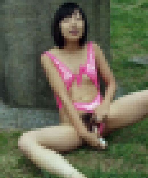 ◆素人投稿動画 画面拡大/画質向上版「コレお尻丸出しですね」千代田区御茶ノ水のナースは露出が大好き 【Part.03：露出水着で　サンプル画像2