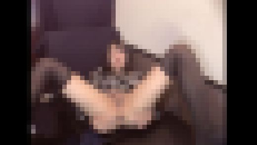 【個撮】黒髪清楚なエロ女装が静かにオナニーする動画　サンプル画像1