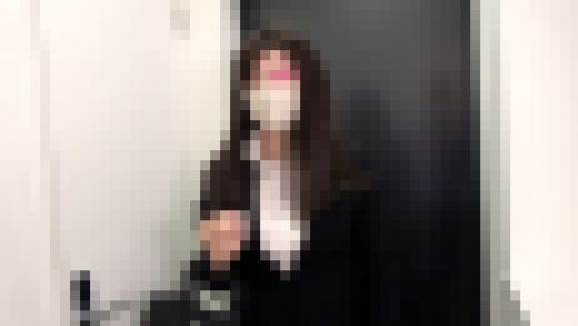 爆乳OLのオッパイお触り交渉/パンツ買取でパンチラ撮影とポージング要求【パンチラ/美尻】　サンプル画像1