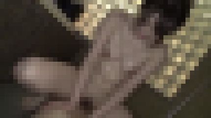 スレンダー美乳の21歳美術モデルがアソコをビショビショに濡らして顔を歪めて喘ぎまくる　サンプル画像1