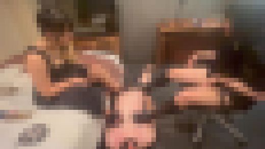 【閲覧注意】165cmドS美人女子大生 もえか様と友人様によるロングブーツで 踏みつけ＆罵倒足コキM男いじめ　サンプル画像3