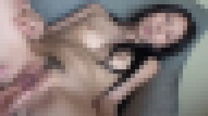 スレンダーボディの20歳フリーターが肉棒で膣奥を突かれ快感に顔を歪めて喘ぎまくる　サンプル画像1