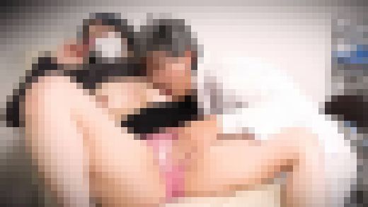 4度目の爆乳美人妻のπ舐め検診。パイパンマンコをパンツ越しにクンニし絶頂する開発診療【素人/チカン/セクハラ/診察㊵　サンプル画像1