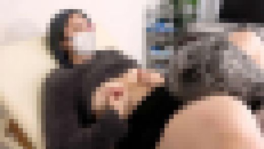 4度目の爆乳美人妻のπ舐め検診。パイパンマンコをパンツ越しにクンニし絶頂する開発診療【素人/チカン/セクハラ/診察㊵　サンプル画像3