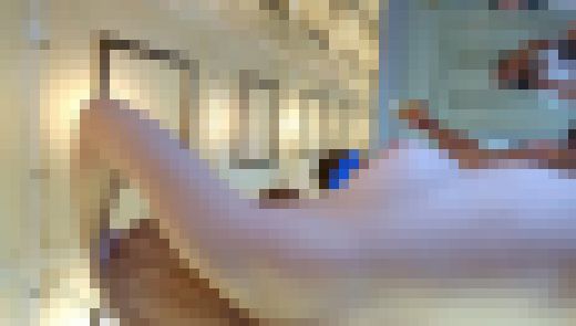 [地下撮影会マル秘映像シリーズ27-9]超地下イベントのしっちゃかめっちゃかな全裸お立ち台。どこを向いてもお尻とおっぱい。　サンプル画像1