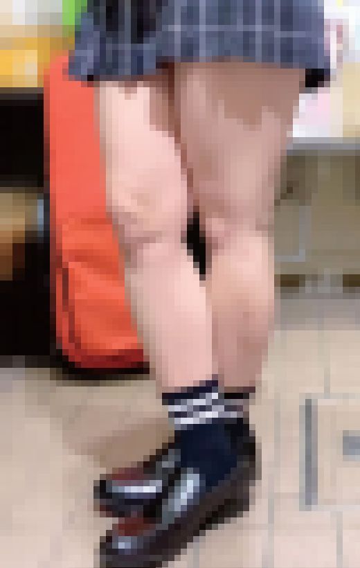 文化祭の後　パンモロ大開脚からの屈みデカ尻接写　サンプル画像3