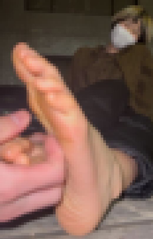 ゆららわんわんさん24cm超絶激弱足裏くすぐりで大暴れ！5分43秒　サンプル画像2