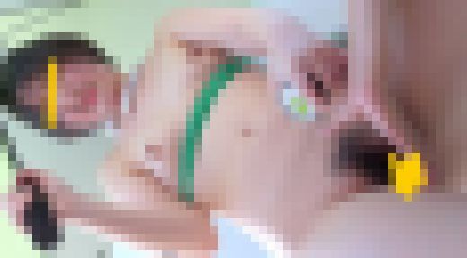 [会員制マル秘イベントお宝映像シリーズ39-2]露出コスプレ、風にたなびく濃い目のアンダーヘアーが意外とエロティックでした　サンプル画像1