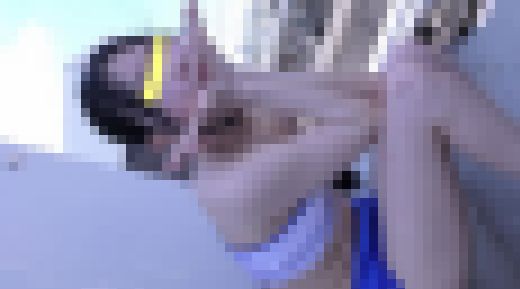 [会員制マル秘イベントお宝映像シリーズ39-3]露出コスプレで不思議ちゃん大混乱(汗）、受け入れるべきか、拒絶すべきか　サンプル画像1