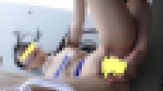 [会員制マル秘イベントお宝映像シリーズ39-3]露出コスプレで不思議ちゃん大混乱(汗）、受け入れるべきか、拒絶すべきか　サンプル画像3