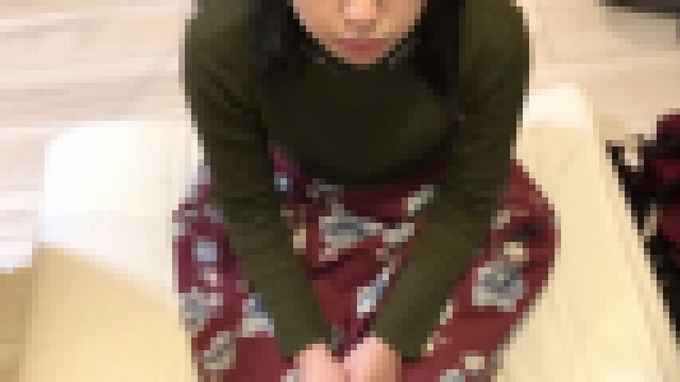 【自宅待機応援$40→$15】【大学生っすか!?若すぎるS級幼妻さん!】3P!バックで突かれながら一生懸命手コキします!頑張ります! 愛人18 画像