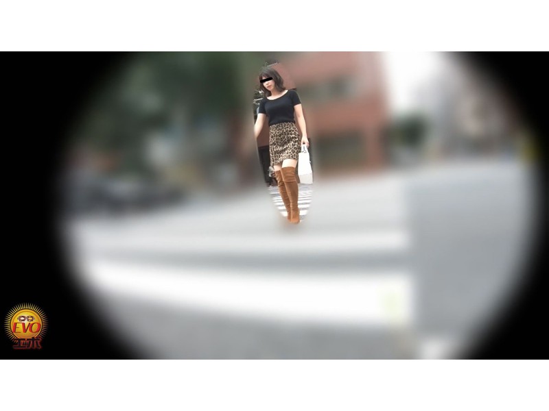 トイレ盗撮 ロングブーツ ギャルうんち　サンプル画像6