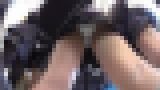 クリオネさんのパンチラHOLIC・19【妹系JKちゃんの小尻を包む薄ピタな白Pが想像以上の破壊力だったのでぜひ動画で見てもらいたい】 サンプル画像02