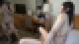 無修正個人撮影動画「このまま三人で遊ばない？女子会に乱入しそのまま3Pに発展 清楚系の彼女とスレンダーボディの欲求不満な友達に囲まれて中出し一回、フェラ抜き一回を収録?特典で別視点カメラ有り」　サンプル画像11