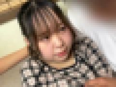 無修正個人撮影動画「顔も仕草もめっちゃカワイイ18歳?巨乳Fカップが激しく揺れるピストンで何度もイカせまくる!」(音ズレあり) 無料画像