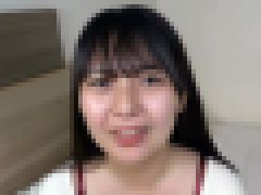 無修正個人撮影動画「ジャングルまんこ！【中出し】パンツからはみ出るほどの剛毛。そして美乳にデカ尻とたまらないボディ。言いなり気質なドMちゃんが『せいしくだしゃい』とおねだりするので中出し。」　無料画像