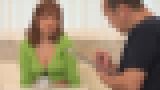 モザイクかけ忘れお宝動画「ヌルテカ巨乳ギャル大失禁!!媚●オイルマッサージ」前編 サンプル画像01