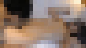 1514053 【個人撮影・W特典付き】2本の他人棒を喰らう為に来た奥様　何も知らないお子様は隣の部屋で遊戯中　　サンプル画像02