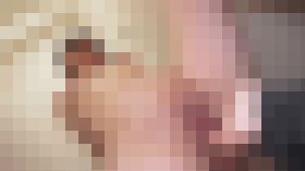 4031028 【無修正ｘ個人撮影】人の奥さん愛奴7号　ムス?の友達が遊びに来ているムス?宅のトイレでド変態人妻が中出しされる!白昼堂々にムス?宅で不倫する淫乱妻…　サンプル画像03