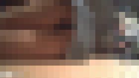 消された伝説の動画！【ガチ家庭内盗撮風】 　近接！生パン生尻ミニスカデニムで大開脚　サンプル画像02