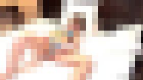 4769471 【無修正】【顔出し】旦那がニートの貧困人妻はコドモの給食費も払えず、カ族の為に脱ぐことを決意。[第二弾]　サンプル画像01
