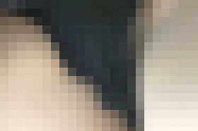 [★顔出し]パンチラ盗撮 激カワ女子大生 重ね履きからハミ出た白パンツ　サンプル画像03