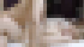 4776485 エッチの経験もほどんどない女の子がハメ撮りに挑戦。慣れていない反応がまたエロい。外出しの約束だったけどこっそり半中出しでパイパンマ〇コに精子注入しちゃいました　サンプル画像03