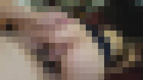 4793426 【顔出し】***j*xyxyqnz卒業前の制服時代最後の下校後にコンビニで餌付けして部屋で彼女の好きなおもちゃでイカせて脱力してる彼女のまんこの中におじさんの精子を大量中出し。　サンプル画像03