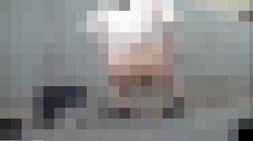 【野グソ】もうガマンできないから外でうんこまき散らしちゃう！　サンプル画像01