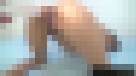 ぶっとい注射器浣腸で脱糞?　サンプル画像01
