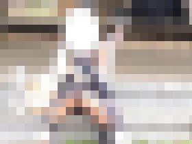お座りお姉さん発見!!(FHD)大変です!!パンツが見えてますよ26 サンプル画像02