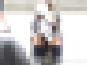 お座りお姉さん発見!!(FHD)大変です!!パンツが見えてますよ26 サンプル画像03