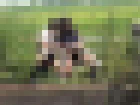 女子校の生徒たちが、下校途中に屋外で用を足せる場所　サンプル画像02