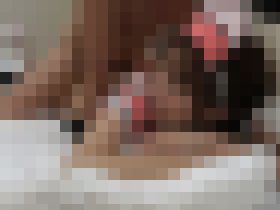 キュートで愛らしいメイドの女の子、ピンク色の愛液溢れるマンコに生中出し サンプル画像01