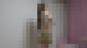 いとも簡単に自分の体をさらけ出す近頃の若者　サンプル画像02