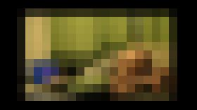 エッチな動画に集中しすぎて撮られてることに気付かない女の子　サンプル画像02