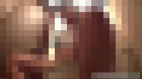 トイレにて熟女オナニーをお届けいたします。　サンプル画像01