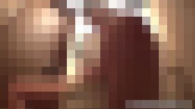 トイレにて熟女オナニーをお届けいたします。　サンプル画像02