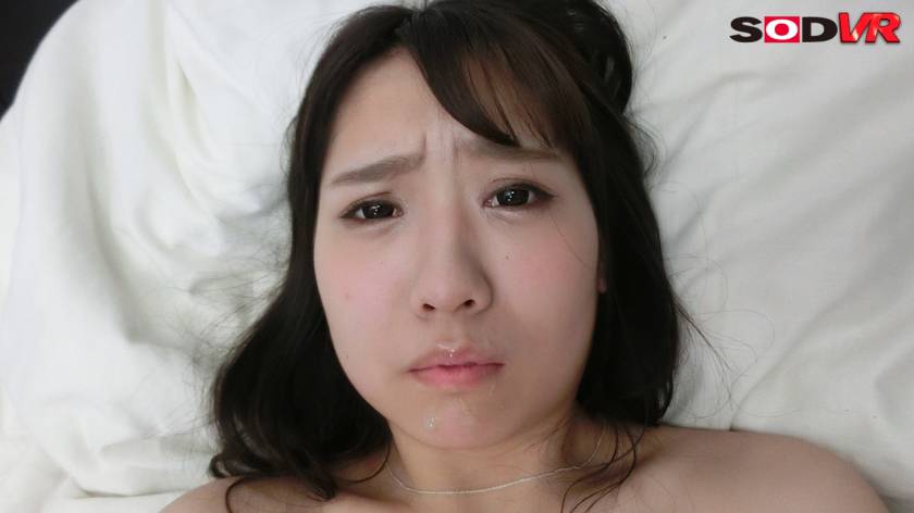 【VR】【視点移動追い詰めVR】「もう、ゆるして下さい…」巨乳美女を玄関から寝室まで追いかけ回して押さえ込みセックス 香坂紗梨 　サンプル画像10