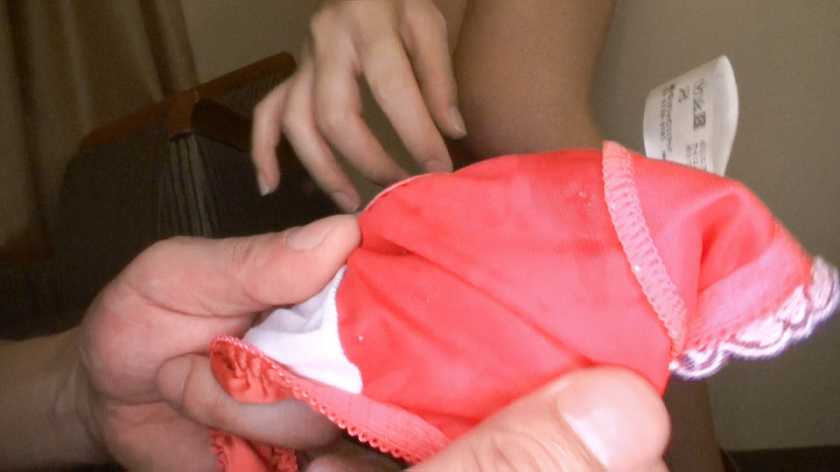 100%完全ガチ！噂の素人激カワ看板娘にアポなし取材⇒AV交渉！ target.33 声がカワイイ♪押しに弱い屋看板娘 in 練馬 　サンプル画像10