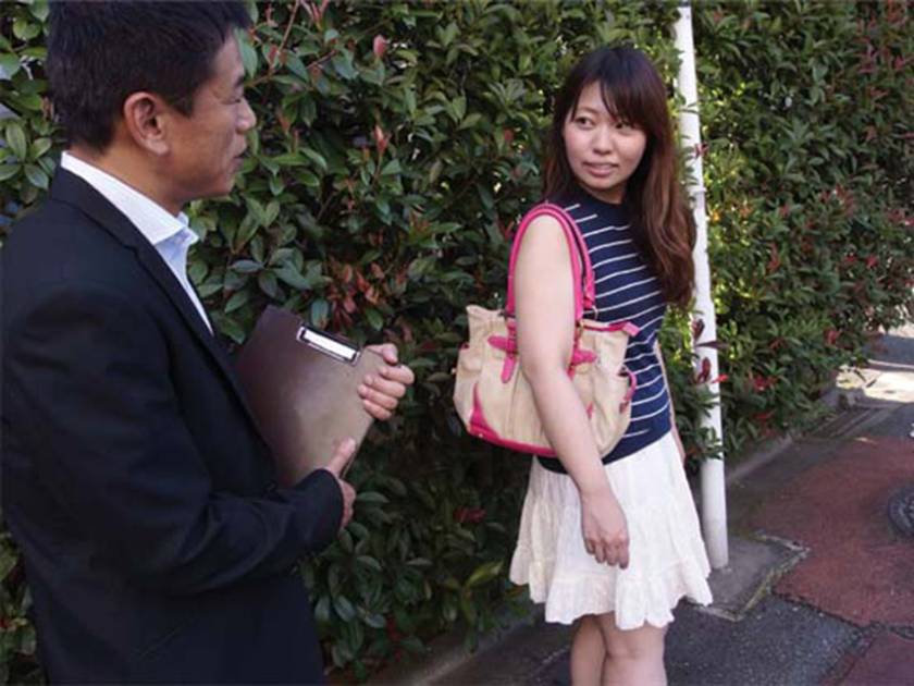素人ガチナンパ！！働いている「おばさん」をナンパして生ハメ中出し 12人！4時間！ 　サンプル画像11