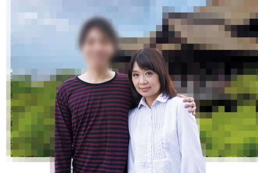 母の誕生日にマッサージ師を呼んで性感マッサージをさせたら…M・K(55) 小林まさえ サンプル画像12
